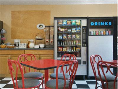 Knights Inn Memphis At Macon Cove Restaurant foto