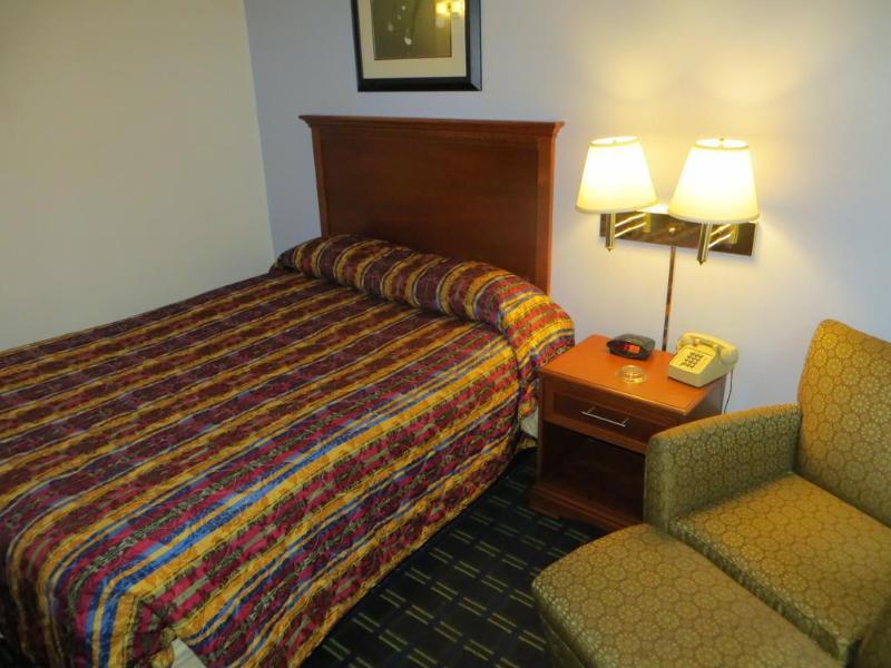 Knights Inn Memphis At Macon Cove Exterior foto